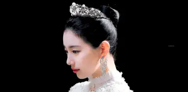 안나 결혼식 자기 자신과 결혼한 거 같다, 여황제 즉위식이다, 이런 해석 많은 이유 완전 이해되구..
