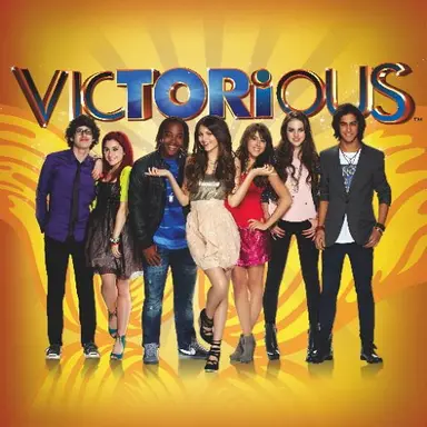 [TV] 빅토리어스 Victorious (2010-2013)
언니 대신 노래를 불렀다가 얼결에 예술학교에 다니게 된 토리와 학교 친구들의 이야기를 다룬 니켈로디언 드라마. 유치하지만 재밌다. 시즌4 종영.