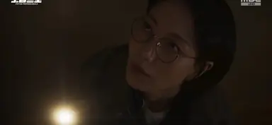 오십프로 1화가 나에게 준 것..
갱년기 유부남 정호명(초절정 섹시 미인 국정원 시절 존재)
눈 까뒤집고 액션하는 봉제순(개간지나고 전투력 젤 높아보이는 간첩시절 존재)
도시락 순정남 강범룡(등에 문신 존재)
안경미인 강검사(감사한 존재)