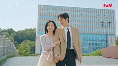 냥육권전쟁(단막)
넘귀여웠쓴. 단만극이라는 짧은시간적 제한에서
서사나 캐릭터를 설명할 시간이 부족한데
두준슬기라는 케미가 이걸꽉꽉 채워준다
1회성이기엔 너무 아쉽고 뭐 이런 맞춤형 단막극커플이 다있지? 재밌었쓴