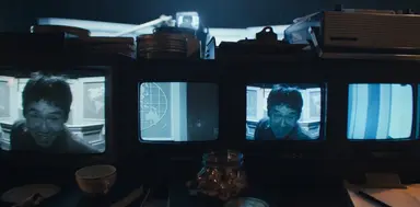 굿뉴스 골때리고 재밌다 
연출이나 편집 미술 여러모로 감각적이고 변성현 감독 특유의 스타일리시함이 느껴짐 그리고 영화 내내 뺑이치는 서고명 중위 느낌 너무 좋으시다 실화 바탕이라니 역시 현실은 영화보다 더 영화같구나 . .