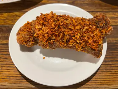어제 넷플릭스에 공개된 미친맛집 2화
아오야마본점에 저녁먹으러 다녀옴
가격이 좀 비싸네 라고 생각했는데
모든 메뉴들이 거의 2인분씩 나옴