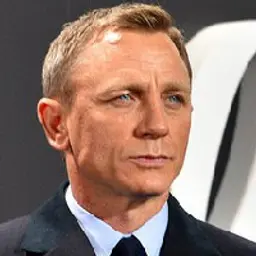 Daniel Craig