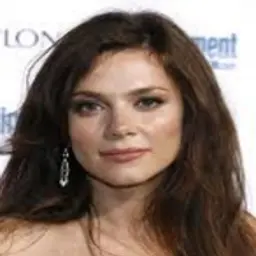 Anna Friel