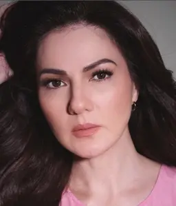 카르미나 빌랴로엘