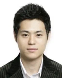김아론