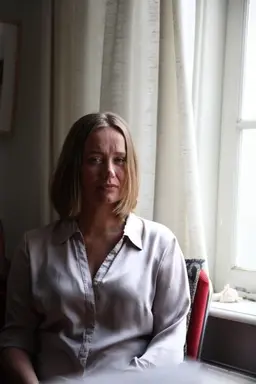 Suzanne Raes
