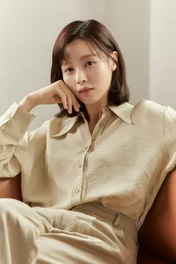 최윤라