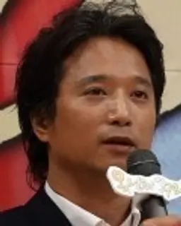 신윤섭