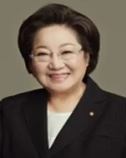 김을동