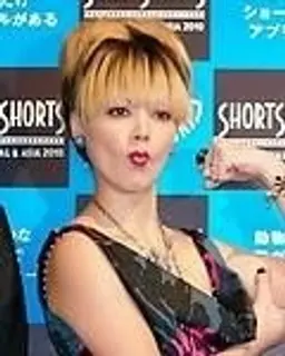 츠치야 안나