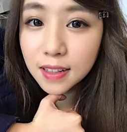알리나 젱
