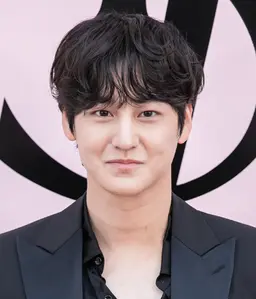 김범