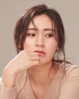 김유라