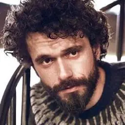 이이트 키라즈즈