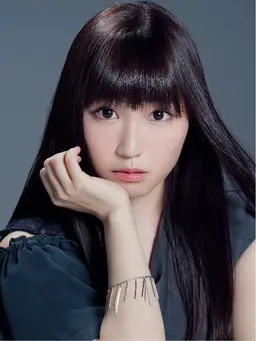 스즈키 아이나