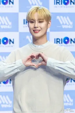 윤희찬