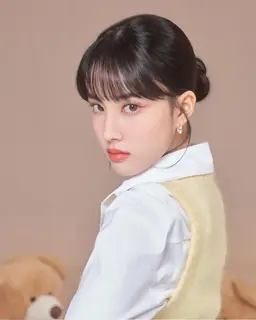 윤