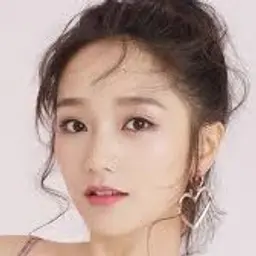 초연