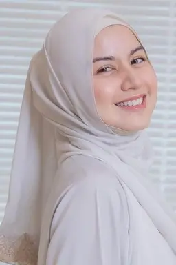 Lisa Surihani