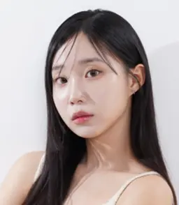 윤사라