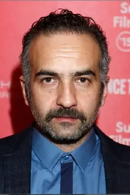 나디르 사리바칵