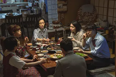 [리뷰]세상의 잣대가 버거운 이들에게 '보통의 카스미'