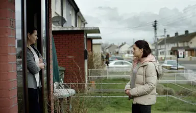 영화 '다우팅 토마스' 백인 부부 사이에서 태어난 흑인 아기의 비밀 ...