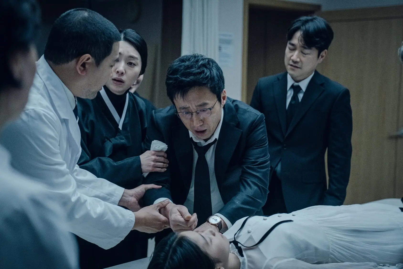 영화리뷰 사흘 줄거리 결말 정보 쿠팡플레이 추천 한국 오컬트 미스테리 공포