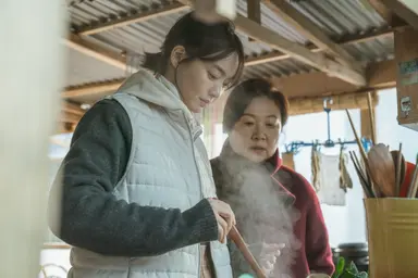 모녀로 만난 김해숙·신민아, 집밥 힐링→가족애 담긴 '3일의 휴가'(종합 ...