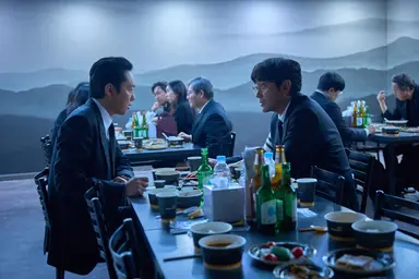 힘 빼고 돌아온 '감독' 하정우…말장난의 향연 영화 '로비' | 연합뉴스