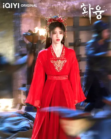 “생방송중 전화질?”…중 CCTV 또 방송사고