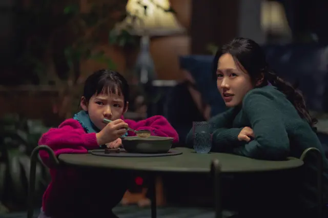 영화 <어쩔수가없다> 솔직 후기와 개인적 해석 (+이동진 평론가의 한 줄 평)