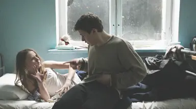 [영화리뷰] '트라이브', 졸뻔 하다 그만 빠져든 대사없는 영화의 매력