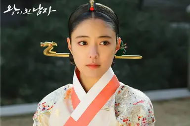 '왕이 된 남자' 여진구-이세영-김상경, 3人 4色 캐릭터 포스터 공개