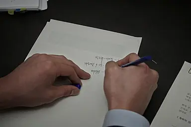 [이슈스타] '더 테러 라이브' 테러범 목소리 연기 김대명은 누구?