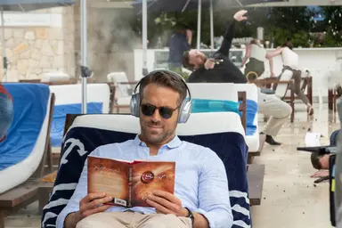 '킬러의 보디가드2' 라이언 레이놀즈x사무엘 잭슨x셀마 헤이엑, 예고편 ...