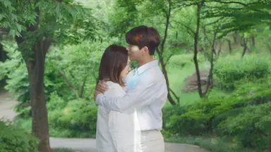 윤현민, '나 홀로 그대' 스틸컷 공개…"일인이역" 기대감 UP [ 해시태그 ...