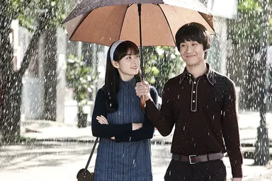 '쓰레기' 정우, 한효주에 첫눈에 반해... 영화 '쎄시봉' | 중앙일보