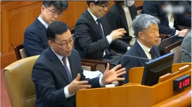 [속보] 윤석열 전 대통령, 다큐 영화 관람…제목은 '부정선거, 신의 작품 ...
