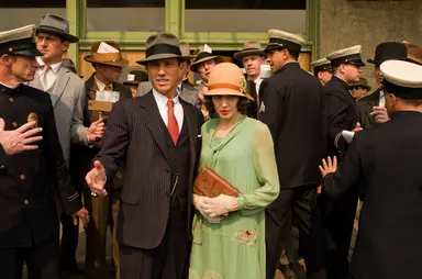 두거장의 영화 '체인질링 vs 적벽대전2' - 머니투데이