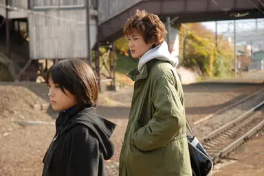 <하프웨이> 청춘의 갈림길, 그 빛나는 '찰나'