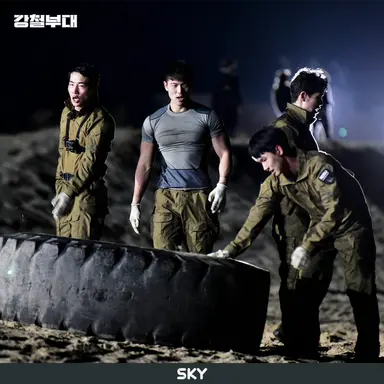 '강철부대W' 해병대, 특전사 꺾고 최종 우승…김동현 '울컥' [종합 ...