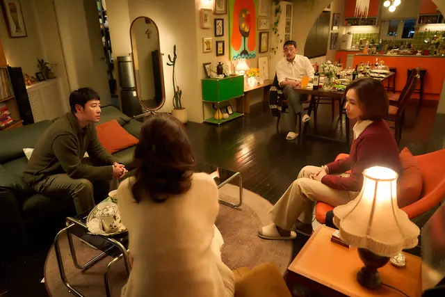 하정우 영화 윗집 사람들 리뷰 줄거리 결말 관람평 세상에서 제일 웃긴 피카츄