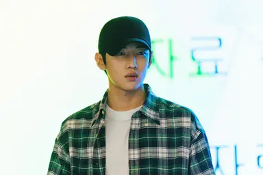 "가슴 뛰는 에러가 나타났다"…박서함X박재찬 '시맨틱 에러: 더 무비 ...