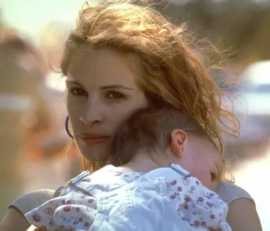 줄리아로버츠의 〈에린 브로코비치〉2주 연속 1위 | 중앙일보