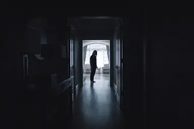 남편과 사이 안 좋아졌는데, 집에서 이상한 일 벌어진다면 : 네이트 연예