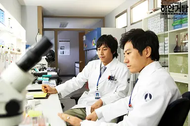 배우 김명민, “'하얀거탑'은 나를 성장시켜준 드라마. 연기 내내 '장준혁 ...