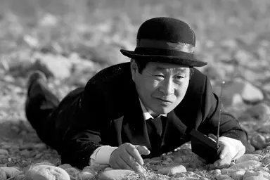 [인터뷰] "이런 어른을 보고 싶었다"···'메리 크리스마스 미스터 모' | 중앙 ...