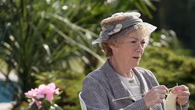 1950년대 손뜨개, 60년대 캠핑카...레트로를 특별히 즐기는 사람들